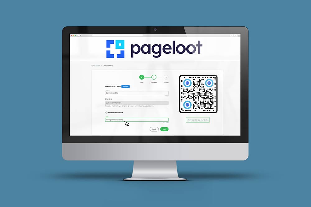 En närbild av en markör som klistrar in en URL i inmatningsfältet på en plattform för generering av QR-koder
