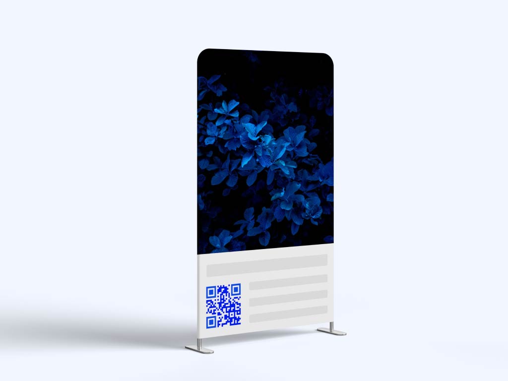 Código QR en una pancarta exterior